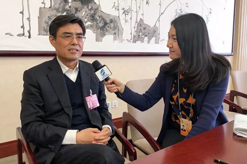 當(dāng)好能源轉(zhuǎn)型與清潔發(fā)展排頭兵——訪全國(guó)政協(xié)委員，中國(guó)華能集團(tuán)有限公司董事長(zhǎng)、黨組書記舒印彪