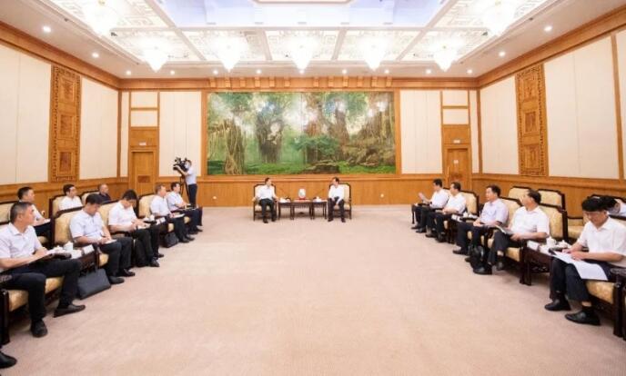 中核集團(tuán)總經(jīng)理、黨組副書(shū)記顧軍與福建省委副書(shū)記、代省長(zhǎng)王寧會(huì)談