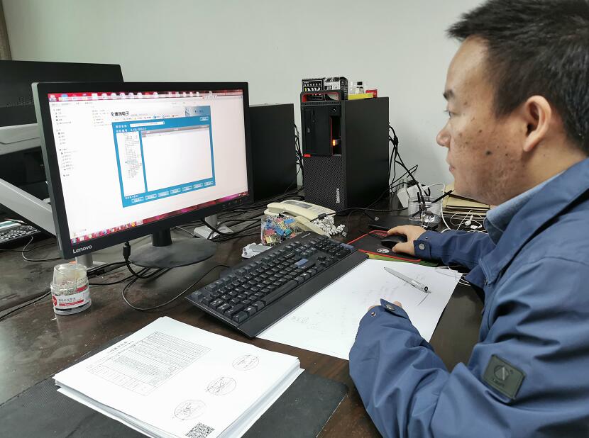 “穿搭”二維碼，浙江慈溪市供電公司工程檔案數(shù)字化，讓資料“動(dòng)”起來