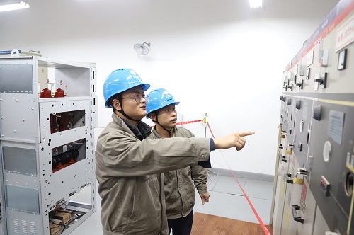 國網寧波市鄞州區(qū)供電公司：服務校園不停電，周末施工不停歇