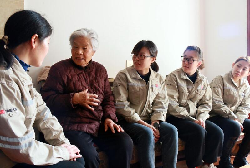 別樣婦女節(jié)，溫暖老人心