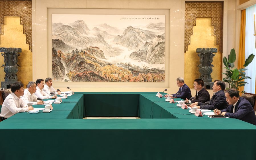 雷鳴山、韓君拜會(huì)湖北省委書記王蒙徽、省長(zhǎng)王忠林