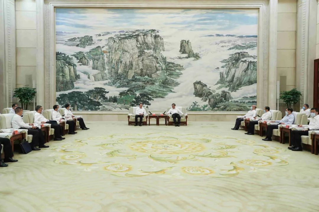 國家電網(wǎng)董事長辛保安與河北省委書記倪岳峰、省長王正譜會(huì)談