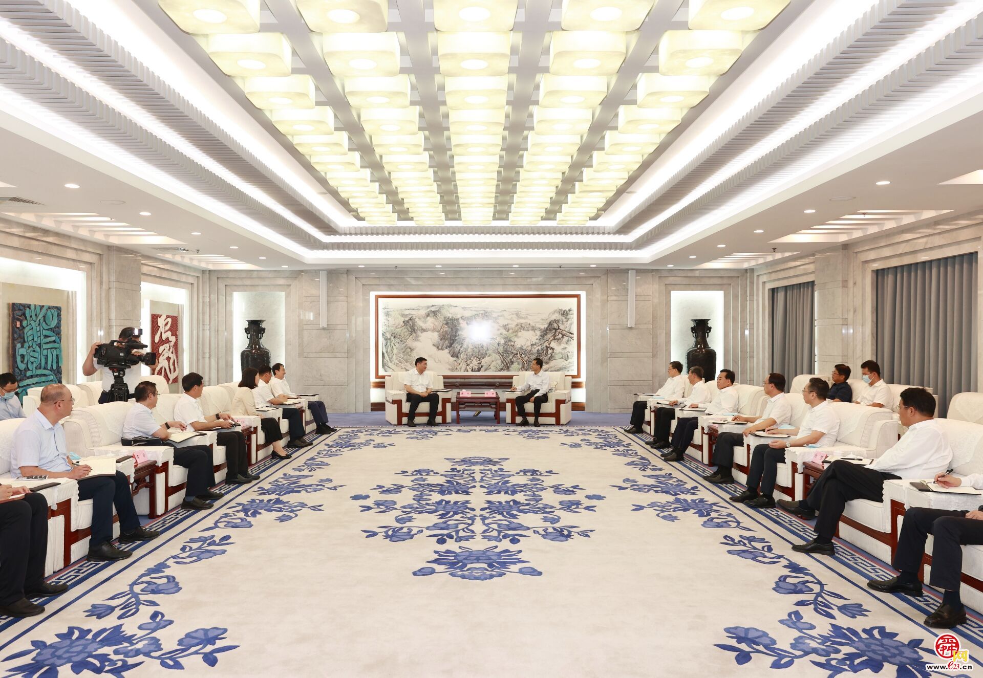 山東省委常委、濟南市委書記劉強會見國網(wǎng)山東電力公司董事長、黨委書記蔣斌一行