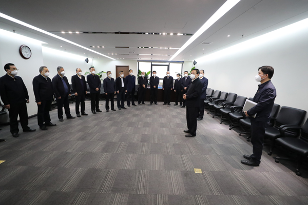 張玉卓到中國國新調研  看望慰問中央企業(yè)專職外部董事和企業(yè)一線干部職工