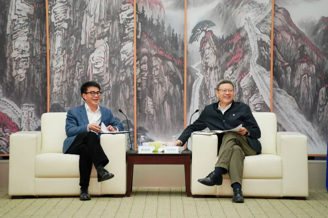 國家電投黨組書記、董事長錢智民會(huì)見申能集團(tuán)黨委書記、董事長黃迪南