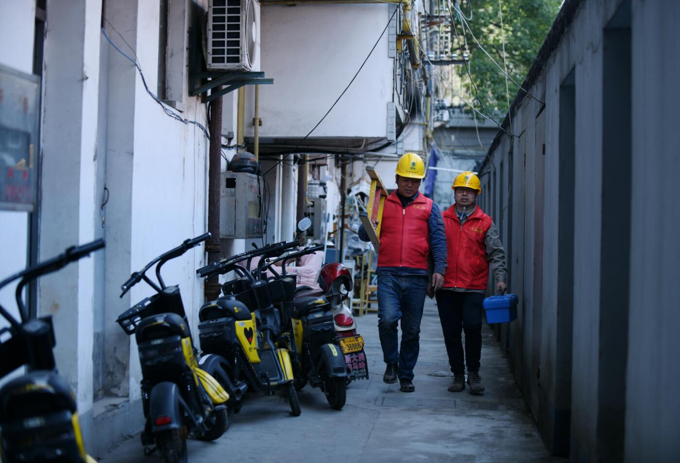 國(guó)網(wǎng)余姚市供電公司：“點(diǎn)亮黑樓道2.0”，借“光”照亮居民歸家路