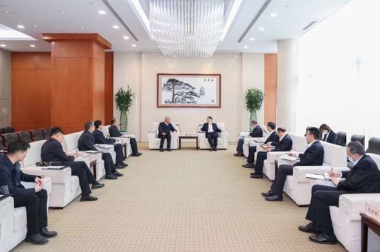 華能集團黨組書記溫樞剛會見青海省委常委、海東市委書記烏拉孜別克·熱蘇力汗
