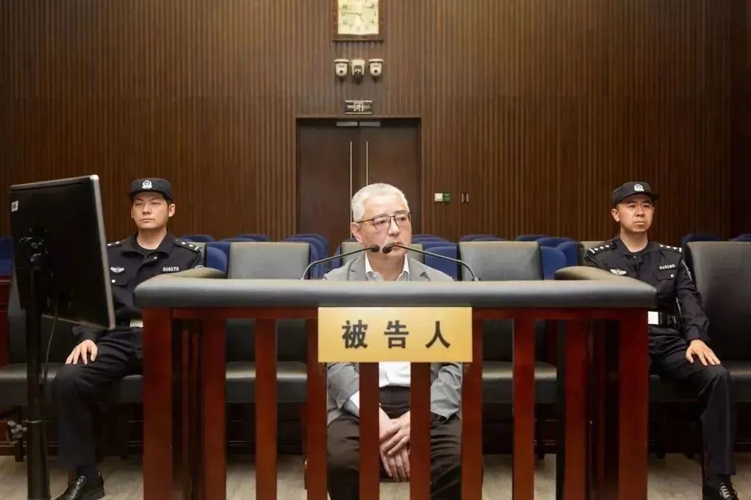 被控受賄1.56億，原上海電氣集團股份有限公司總裁、董事長鄭建華受審