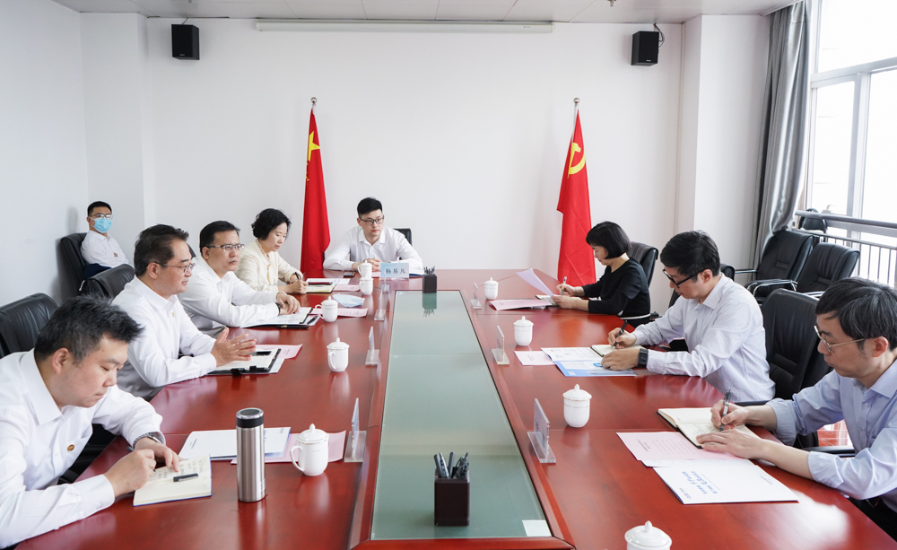 中國能建黨委常委、副總經(jīng)理吳云與國家能源局華中監(jiān)管局黨組書記、局長任育之會(huì)談