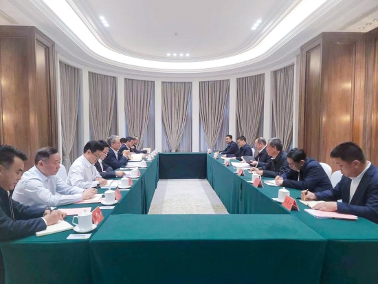 中國電建黨委副書記、總經(jīng)理王斌與黑龍江省常務(wù)副省長王一新舉行會(huì)談