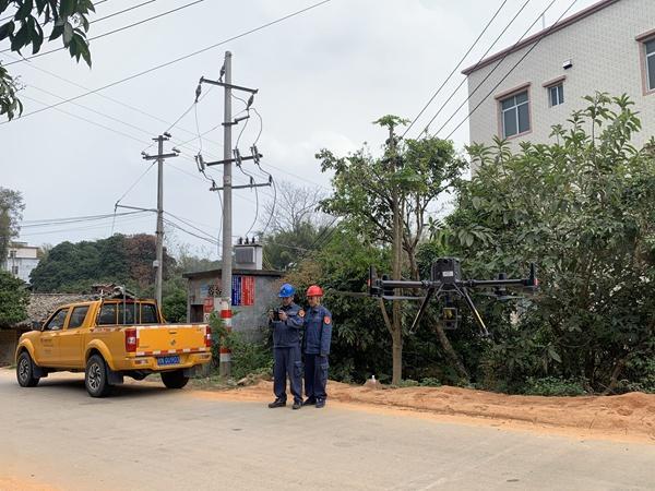 廣西欽州受臺(tái)風(fēng)“泰利”影響的電力線(xiàn)路設(shè)備已全部恢復(fù)供電