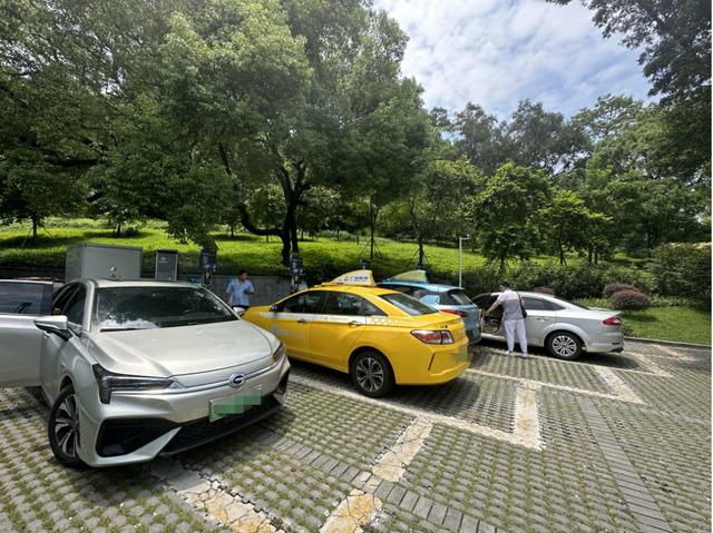 調(diào)查丨多地充電樁電價(jià)漲幅20%以上，分時(shí)電價(jià)與行業(yè)競(jìng)爭(zhēng)多方博弈