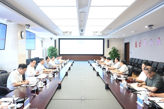 中國(guó)電建黨委書記、董事長(zhǎng)丁焰章與中國(guó)南水北調(diào)集團(tuán)黨組書記、董事長(zhǎng)蔣旭光會(huì)談