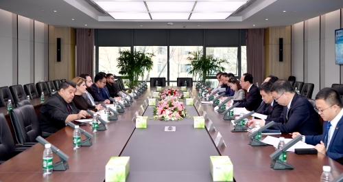 中國電建黨委書記、董事長丁焰章同洪都拉斯國會主席雷東多舉行會談
