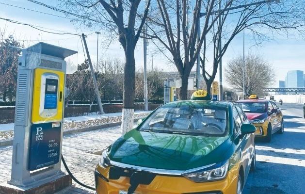 一天去四趟換電站，新能源出租車“不抗凍”怎么開(kāi)