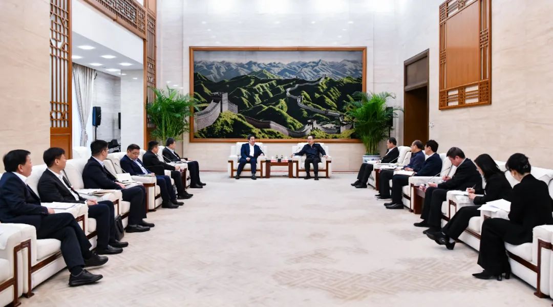 中國(guó)電氣裝備白忠泉董事長(zhǎng)、周群總經(jīng)理拜訪中國(guó)大唐董事長(zhǎng)鄒磊