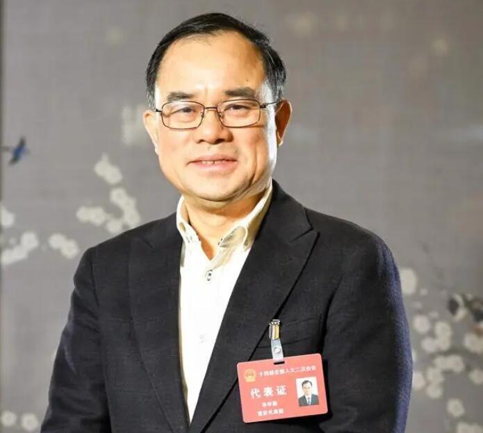 【兩會(huì)好聲音】全國人大代表、長安汽車董事長朱華榮：強(qiáng)化市場調(diào)節(jié)手段，進(jìn)一步改善汽車消費(fèi)環(huán)境