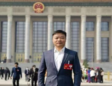 【兩會好聲音】全國人大代表、小鵬汽車董事長何小鵬：探索限定場景無人駕駛法規(guī)，助力車網(wǎng)融合和低空經(jīng)濟騰飛