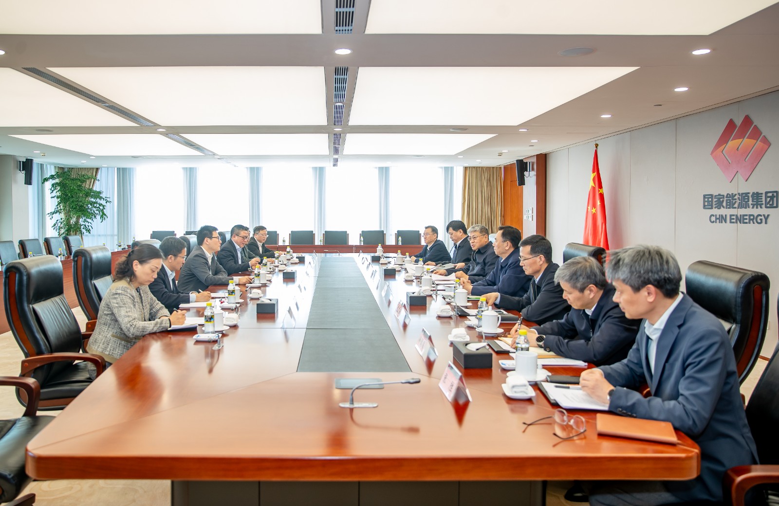 國家能源集團(tuán)黨組書記、董事長劉國躍會(huì)見上海電氣集團(tuán)黨委書記、董事長吳磊