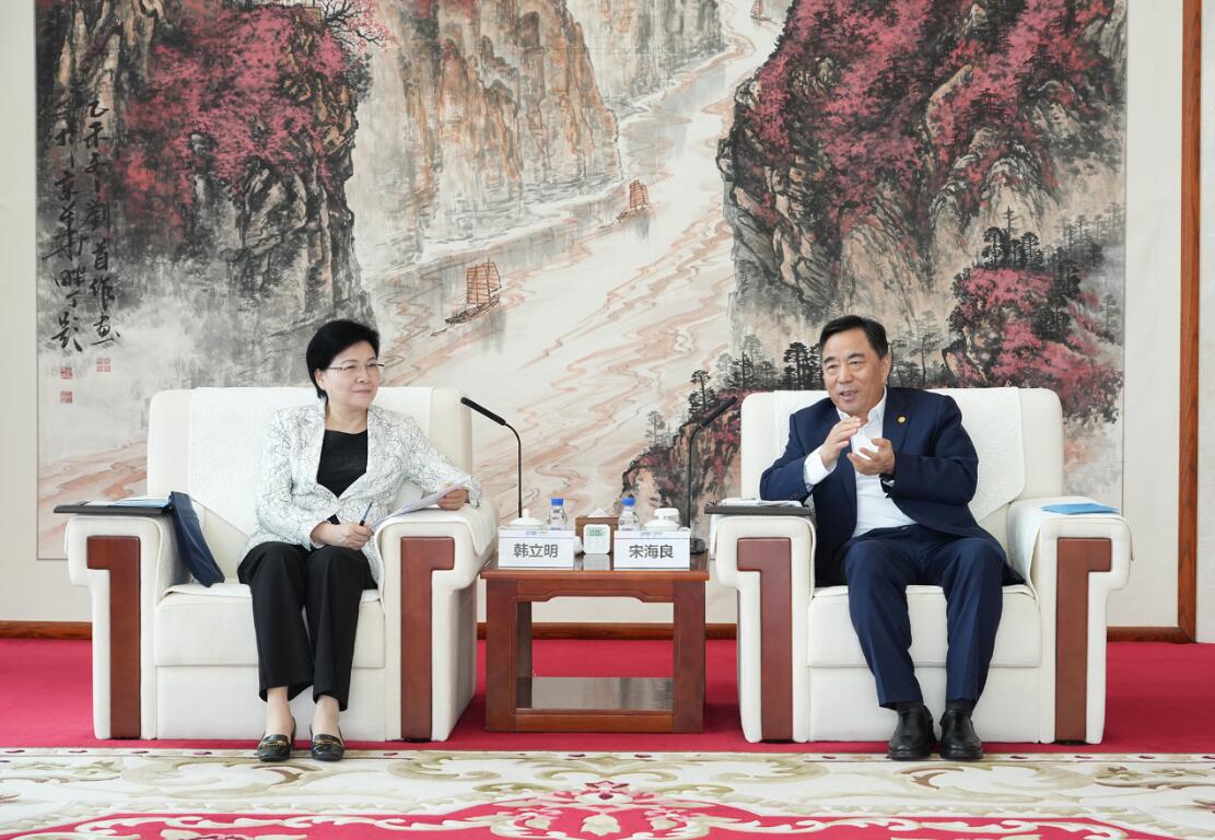 中國(guó)能建黨委書記、董事長(zhǎng)宋海良與江蘇省委常委、南京市委書記韓立明會(huì)談