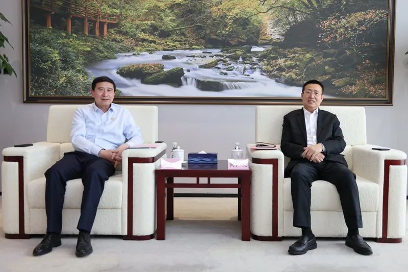 陜煤集團黨委書記、董事長張文琪會見中鐵十八局集團黨委書記、董事長閆廣天一行