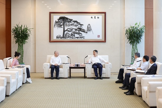 華能集團(tuán)黨組書(shū)記、董事長(zhǎng)溫樞剛會(huì)見(jiàn)?？谑惺虚L(zhǎng)丁暉