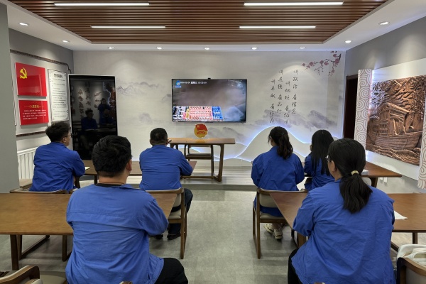 內(nèi)蒙古電力集團(tuán)烏海千里山供電公司團(tuán)支部（青工委）安全生產(chǎn)青年行，爭當(dāng)安全吹哨人