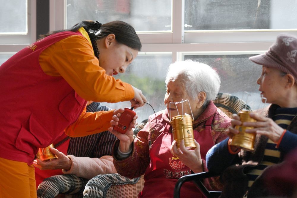 點亮燈 散發(fā)光 燃燒火——記“時代楷模”國家電網(wǎng)四川電力成都高新連心橋共產(chǎn)黨員服務