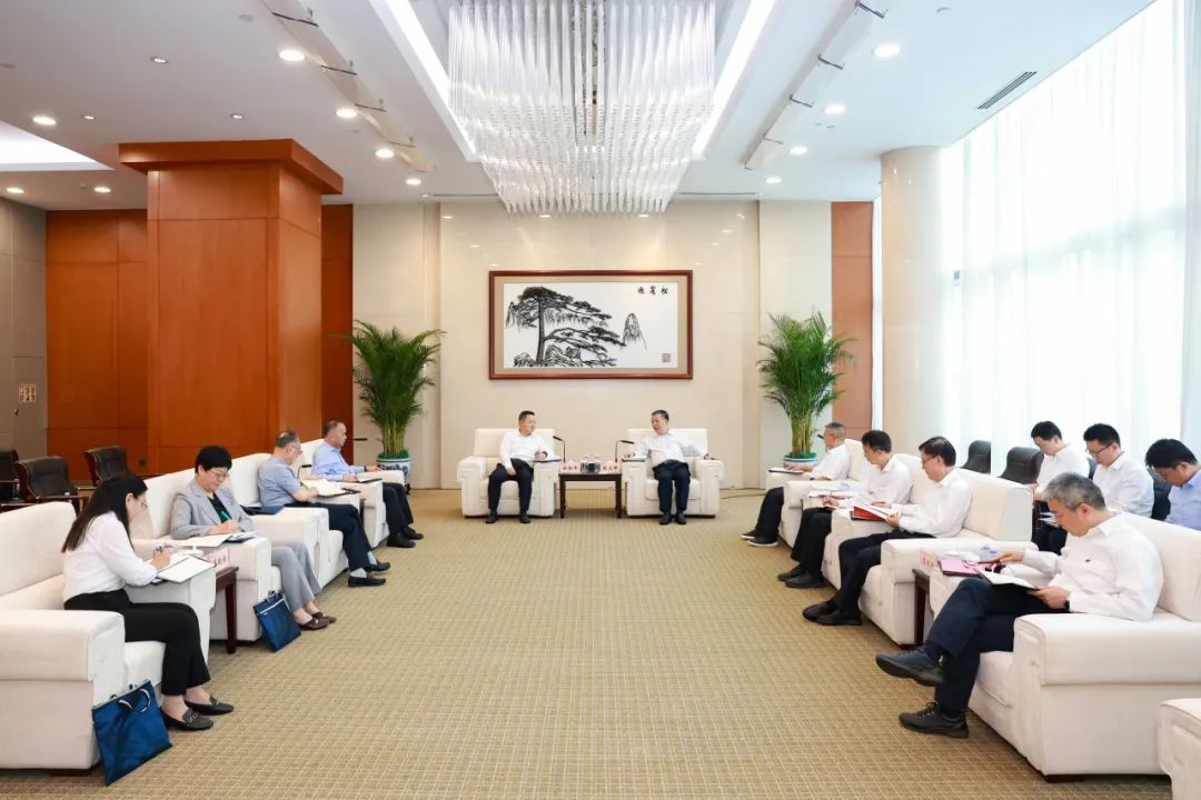 華能集團公司總經(jīng)理張文峰會見中國國新董事長徐思偉、總經(jīng)理莫德旺