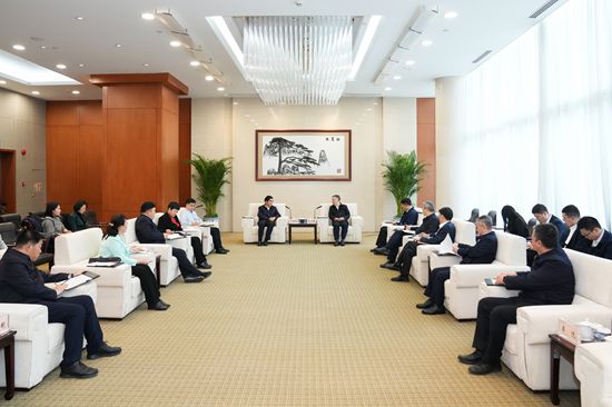 華能集團總經(jīng)理張文峰會見內(nèi)蒙古自治區(qū)黨委常委、包頭市委書記丁繡峰