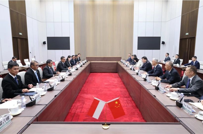 國家電網公司董事長張智剛會見印尼國家電力公司總裁帕拉梭佐并簽署合作協(xié)議