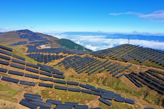 云南昭通羊窩頭、八棵樹光伏項目135兆瓦全容量并網(wǎng)發(fā)電