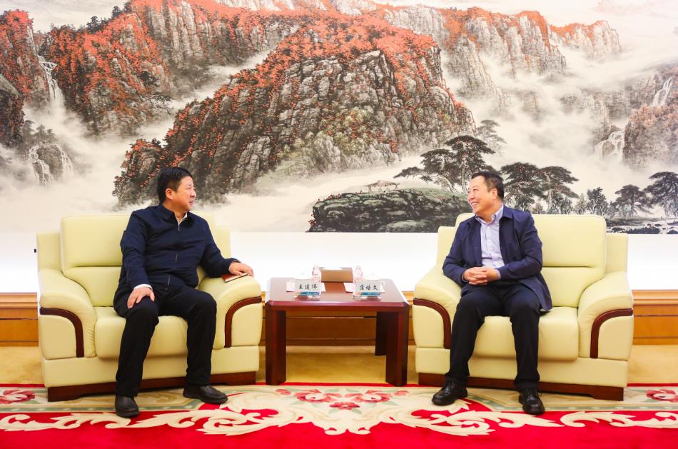 大唐甘肅公司黨委書記、董事長(zhǎng)王建偉與甘肅電投集團(tuán)黨委書記、董事長(zhǎng)蒲培文會(huì)談