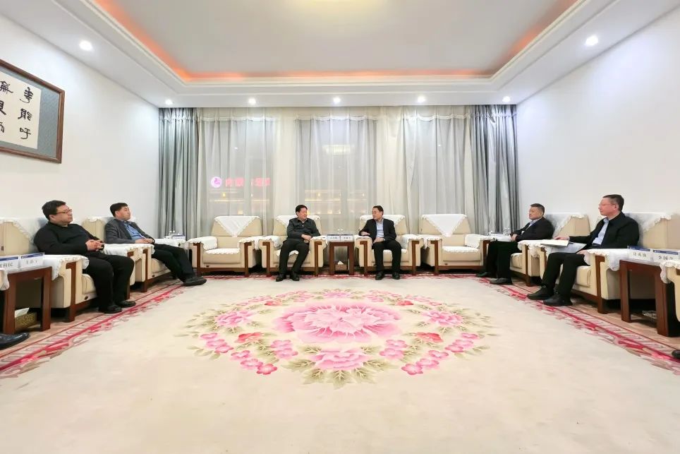 華能蒙東公司總經理李樹學會見大興安嶺地區(qū)行政公署專員王青偉