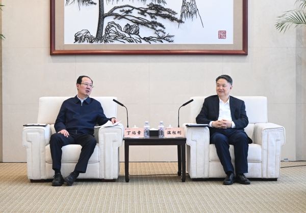 丁焰章與中國華能董事長、黨組書記溫樞剛會(huì)談