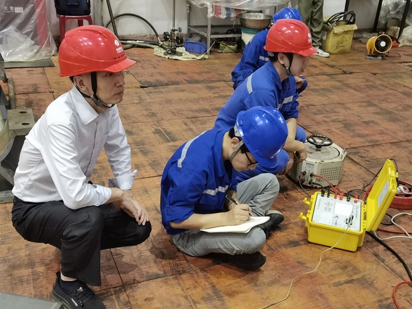 【新春走基層】匠心守護(hù)設(shè)備安，確保電力暢無(wú)憂