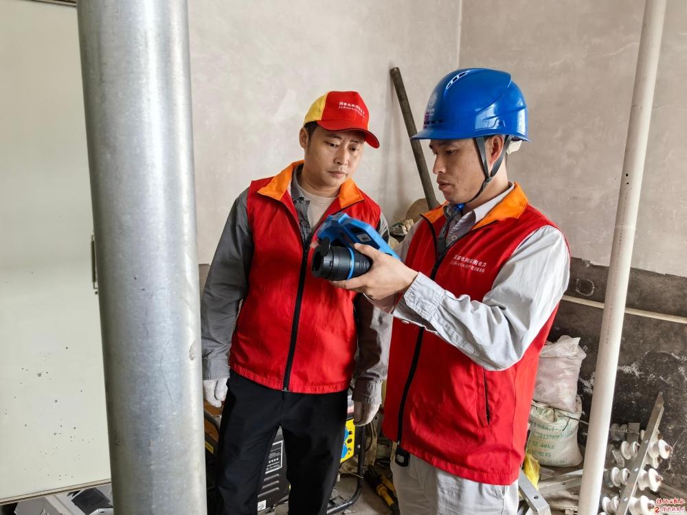 國(guó)網(wǎng)醴陵市供電公司“滿格電”助力企業(yè)復(fù)工復(fù)產(chǎn)“開(kāi)門紅”