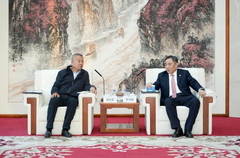 中國能建黨委書記、董事長宋海良與山東發(fā)展集團(tuán)黨委書記、董事長高長生會談