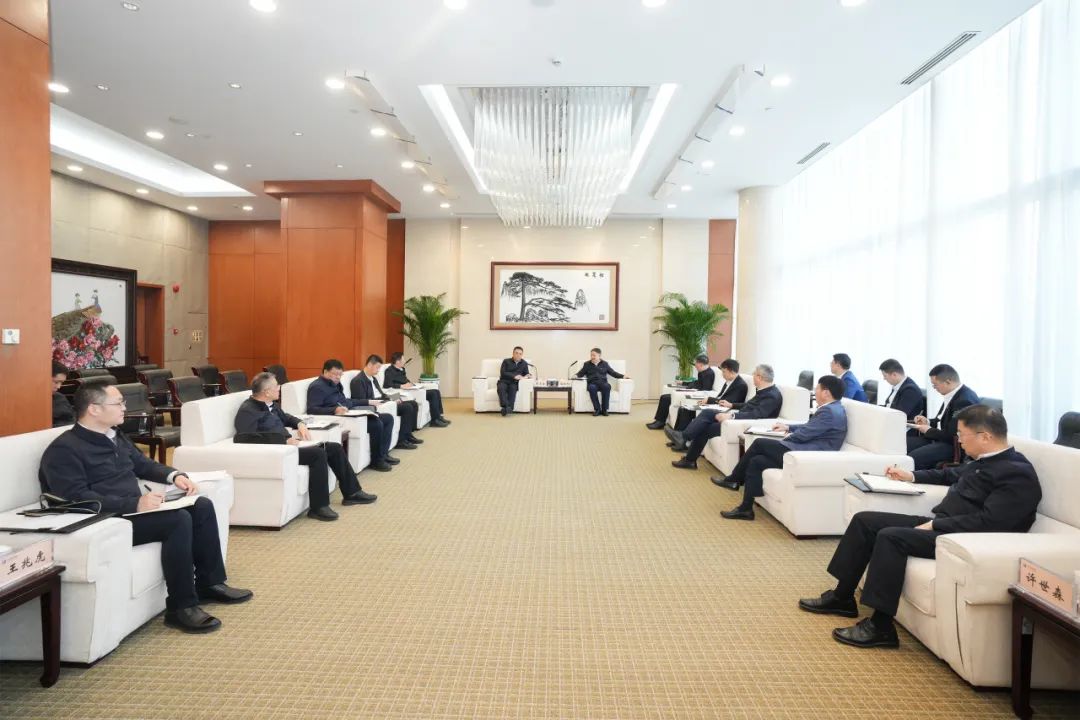 華能集團(tuán)董事長溫樞剛、總經(jīng)理張文峰會見哈電集團(tuán)董事長曹志安、總經(jīng)理黃偉