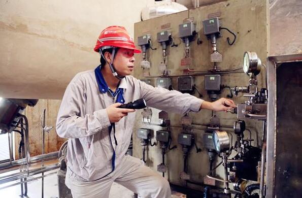 “花小錢、解難題”的創(chuàng)新達人——記大唐華銀株洲發(fā)電有限公司發(fā)電部汽機專工管煒