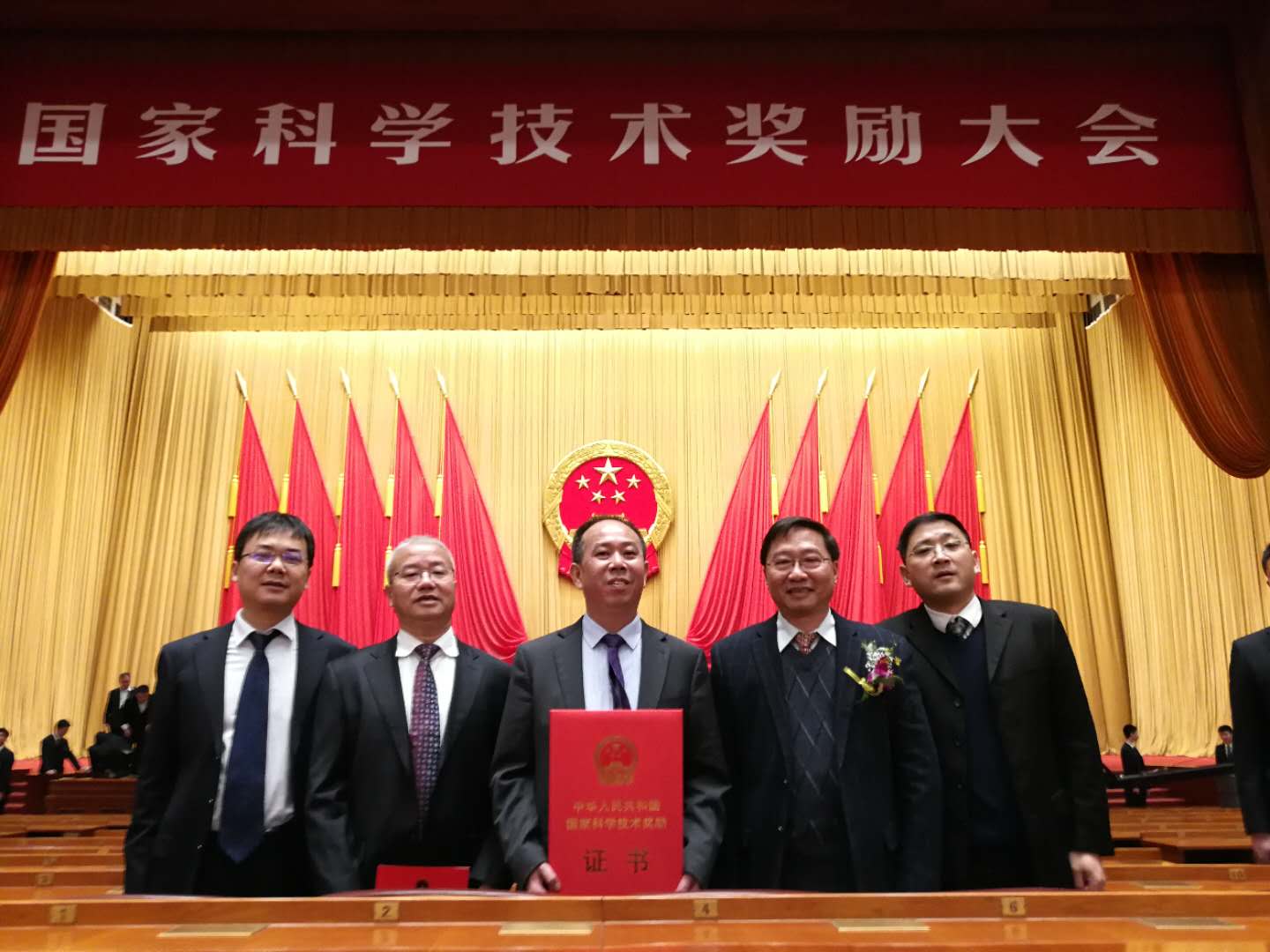 突破關(guān)鍵技術(shù)，打破國(guó)際壟斷